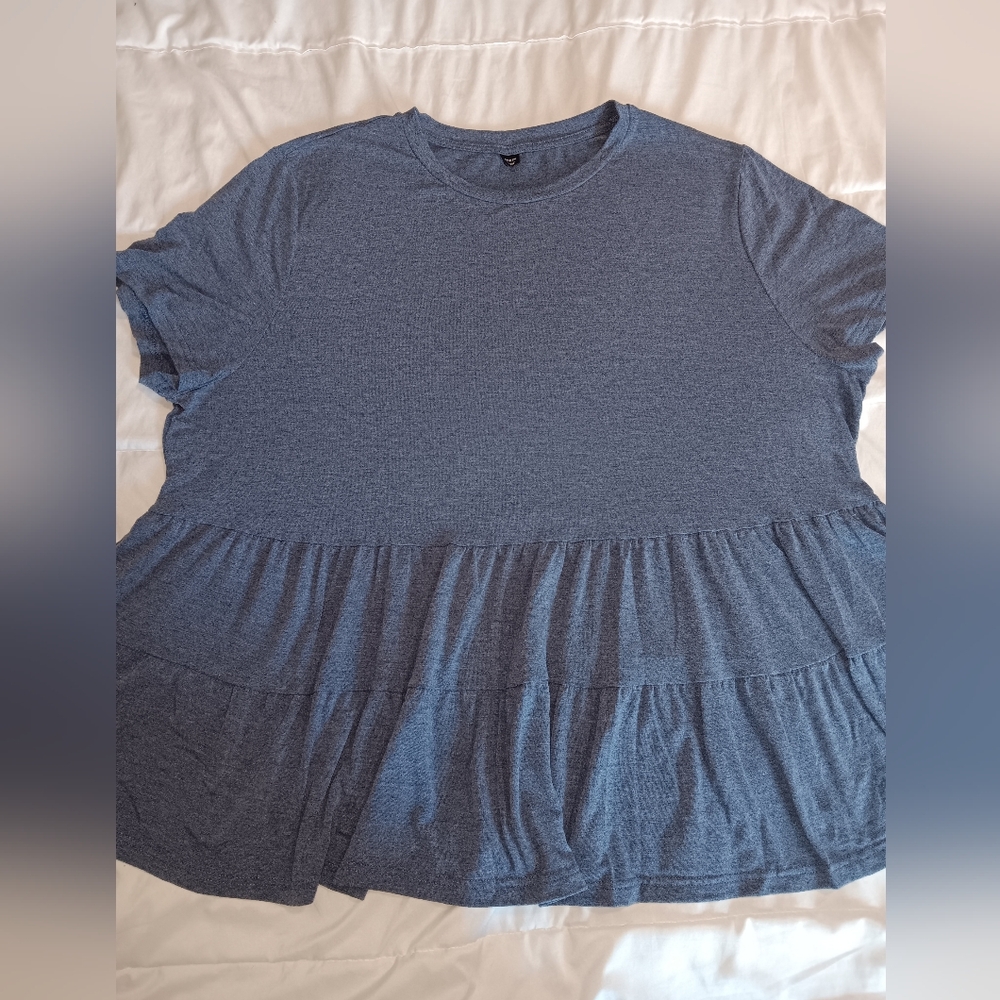 Shein Curve Heathered Blue Tiered Top 4xl EUC